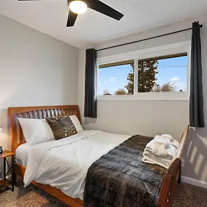 Cozy Retreat, Pet-friendly Haven Vancouver